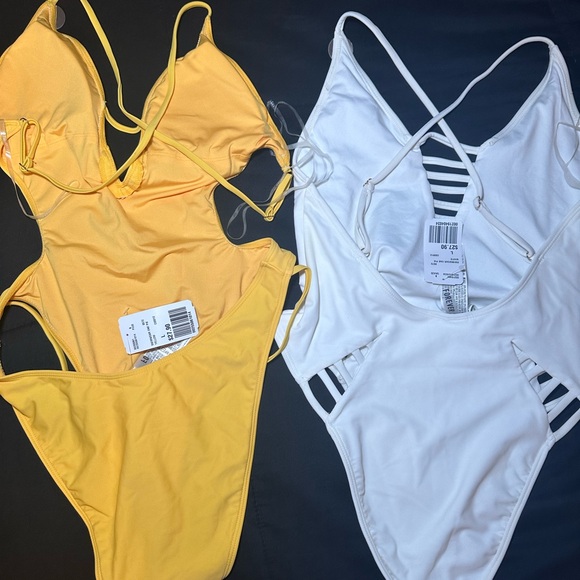 Swimsuit bundle - Picture 2 of 3